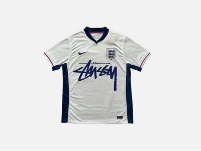 STÜSSY x "ENGLAND” HOME JERSEY - 2024/25